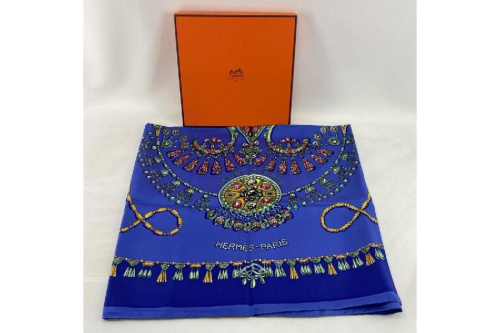 ファッション小物のスカーフ