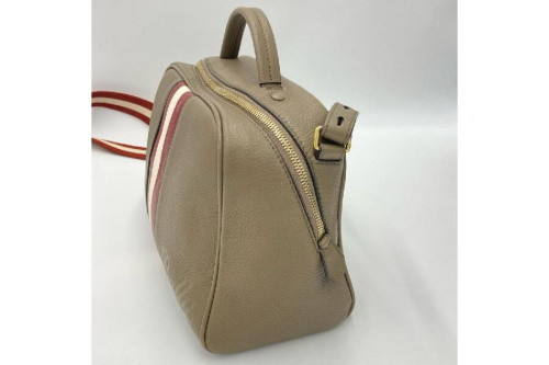 ショルダーバッグ