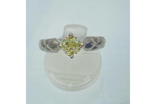 ジュエリーのリング