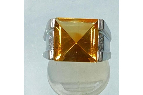 ジュエリーのリング