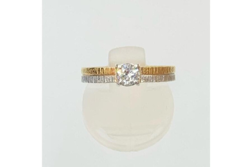 ジュエリーのリング