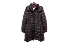 MONCLERのモンクレール 
