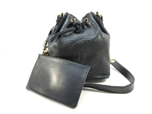 CHANEL（シャネル）の巾着型ショルダー