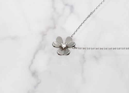 Van Cleef&Arpels（ヴァンクリーフアーペル）のネックレス