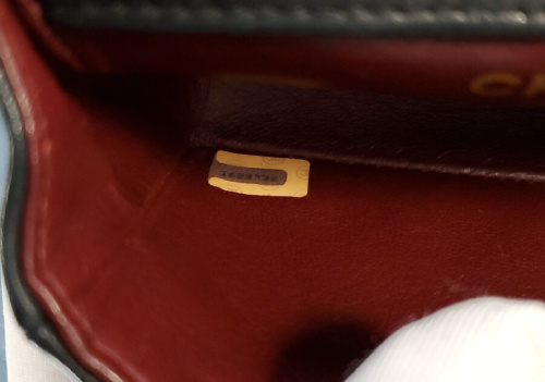 ショルダーバッグのブティックシール