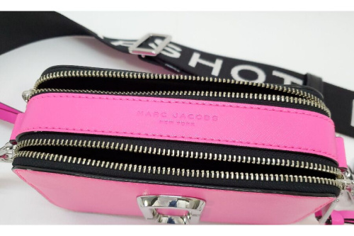 アイコンバッグの夏ファッション