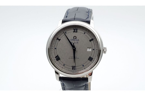 ファッションのOMEGA（オメガ）