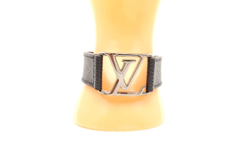 LOUIS VUITTON（ルイヴィトン）のバングル