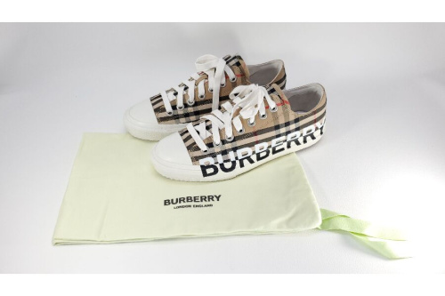 ファッションのBURBERRY（バーバリー）