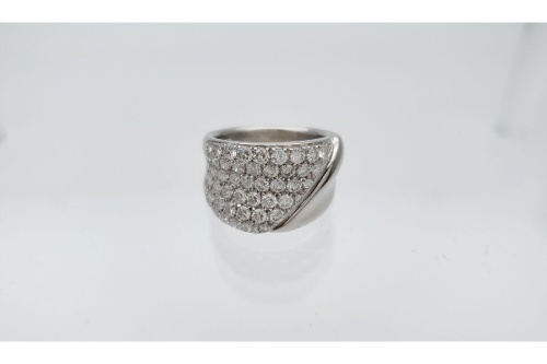 ブランドアイテムのジュエリー