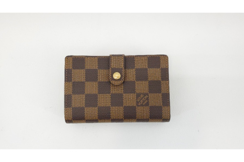 ブランド専門店の新入荷