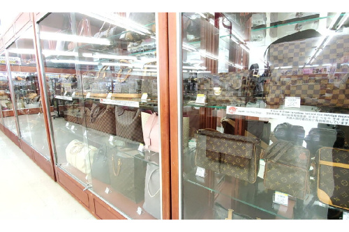 LOUIS VUITTON（ルイヴィトン）のモノグラム