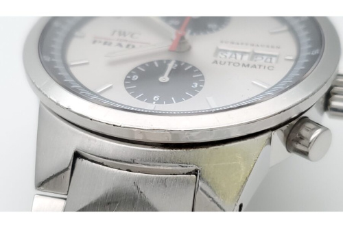 プラダの新入荷