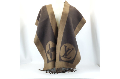 マフラーのモノグラム