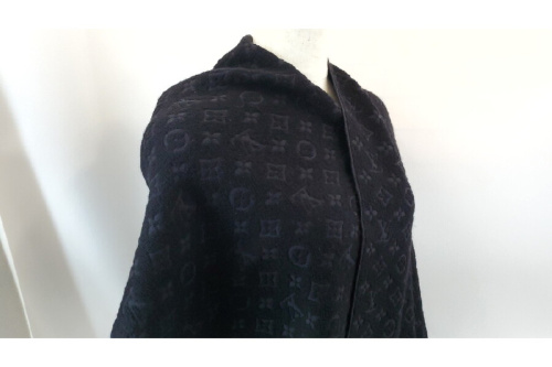 LOUIS VUITTON(ルイヴィトン)のマフラー