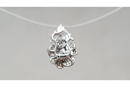 GSTVのペンダントトップ