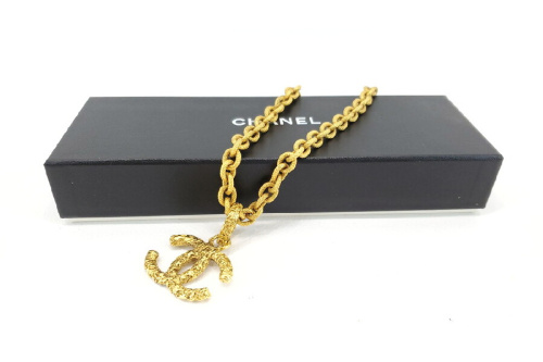ファッションのCHANEL（シャネル）