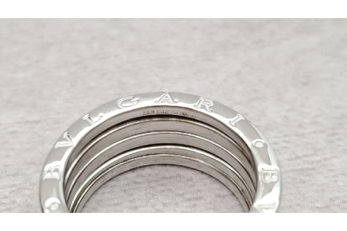 ビーゼロワンリングのK18ホワイトゴールド