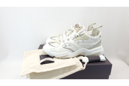 スニーカーのヴァレンティノ（VALENTINO）