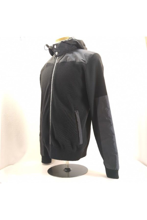 ファッションのPRADA（プラダ）