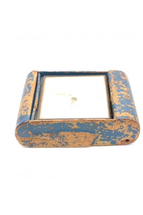 スイス製のトラベルクロック