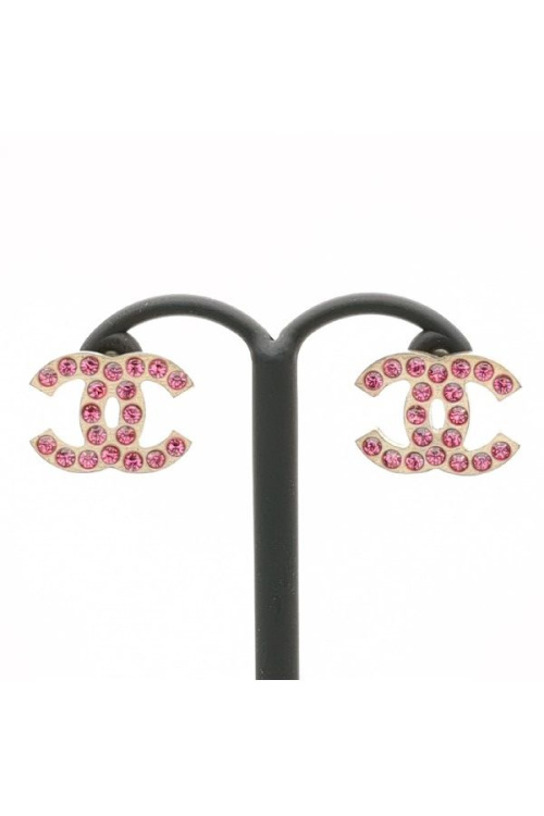 ジュエリーのピアス