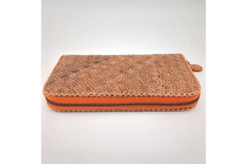 ボッテガ ヴェネタ（Bottega Veneta）のラウンドファスナー