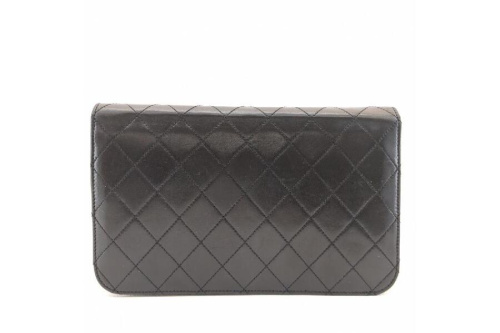 ショルダーバッグのシャネル（CHANEL）