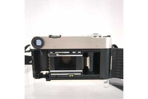 フィルムカメラのコニカ（KONICA）