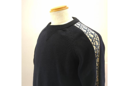 ファッションのトップス
