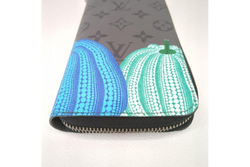 ジッピーウォレットヴェルティカルの限定品