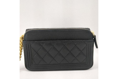 ショルダーバッグのシャネル（CHANEL）