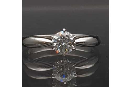 ロイヤルアッシャー(ROYAL ASSCHER)の指輪
