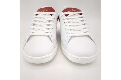 スニーカーのルイ・ ヴィトン(LOUIS VUITTON)