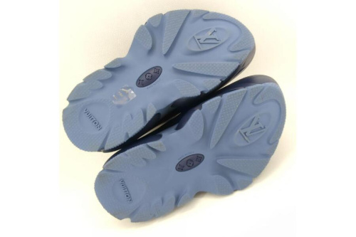 メンズサンダルのシャークライン