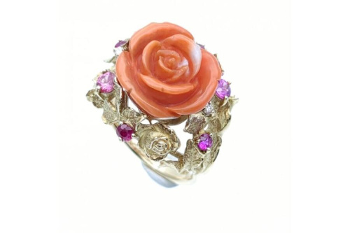 ジュエリーの指輪