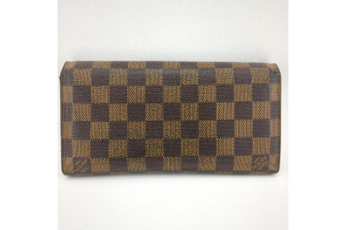 長財布のルイ・ ヴィトン（LOUIS VUITTON）