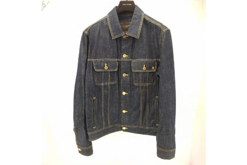 新入荷のデニムジャケット