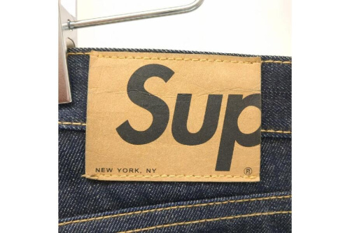 シュプリーム（SUPREME）のデニムパンツ