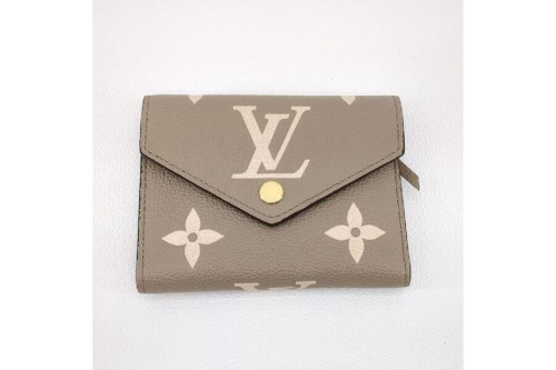 財布の3つ折り財布