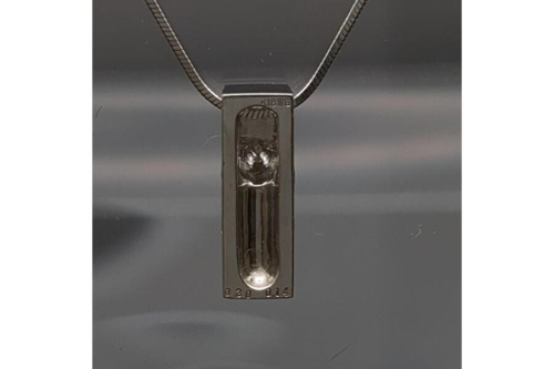 ネックレスのホワイトゴールド