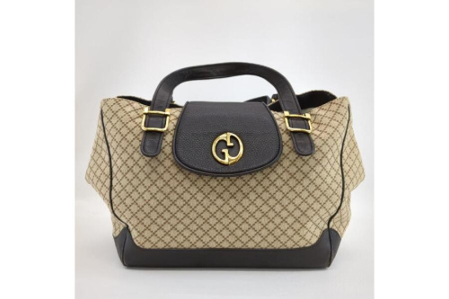 バッグのトートバッグ