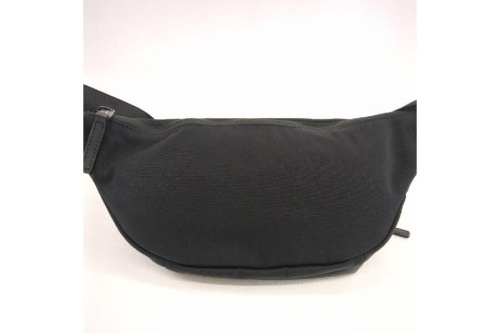 ウエストポーチ