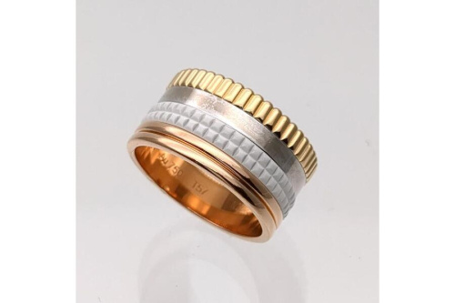 ジュエリーのリング