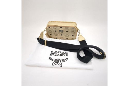 ショルダーバッグのMCM
