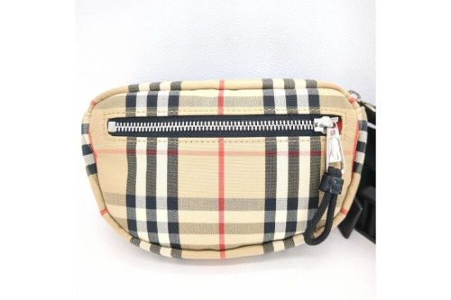 ボディバッグのバーバリー(Burberry)