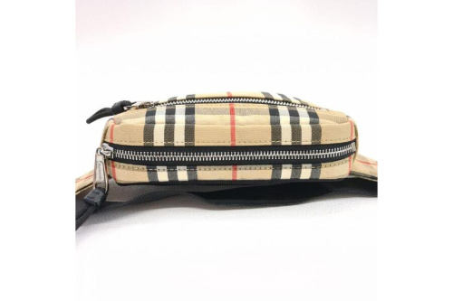 新入荷のウエストバッグ