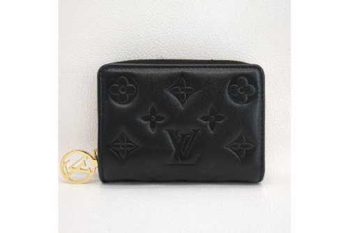 2つ折り財布のルイ・ ヴィトン（LOUIS VUITTON）