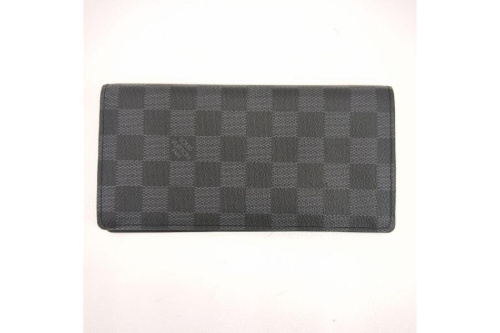 長財布のルイ・ ヴィトン（LOUIS VUITTON）