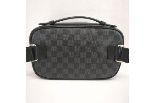 ウエストポーチのルイ・ ヴィトン(LOUIS VUITTON)